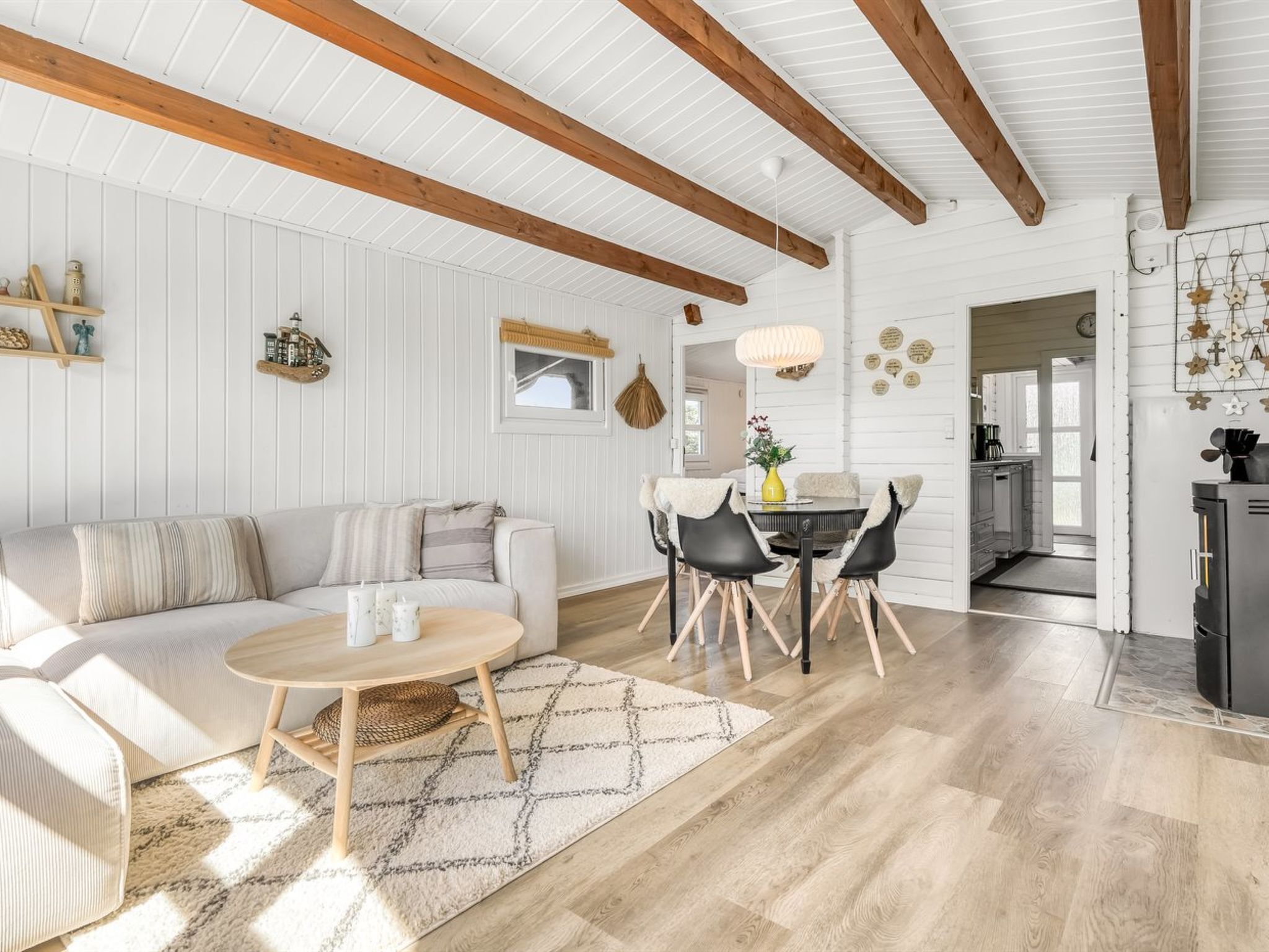 Télévision, cheminée