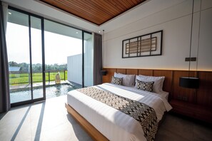 In-room safe, desk, laptop workspace, blackout curtains - Kairos Villa Ubud by Omkara Experience (Ubud)