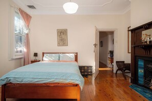 2 chambres, fer et planche à repasser, accès à Internet, literie fournie
