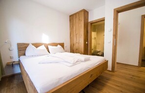 2 bedrooms, WiFi, bed sheets
