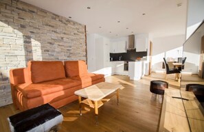 Living area - Sonnenhang Top5 Modern apartment, just a 3-minute walk from the ski lift (Neukirchen am Großvenediger)