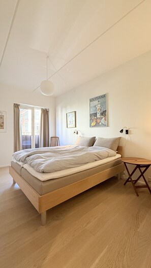 2 bedrooms, iron/ironing board, travel cot, free WiFi - City Apartment in Frederiksberg with 2 bedrooms sleeps 4 (Frederiksberg)