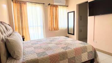 4 habitaciones, escritorio, wifi gratis y ropa de cama