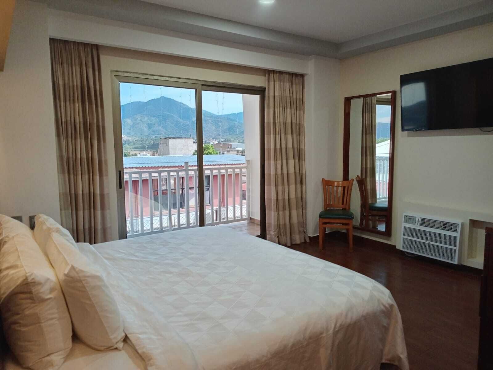 Phòng đơn, 1 giường cỡ king, không hút thuốc | Bàn ủi/dụng cụ ủi quần áo, truy cập Internet không dây miễn phí 