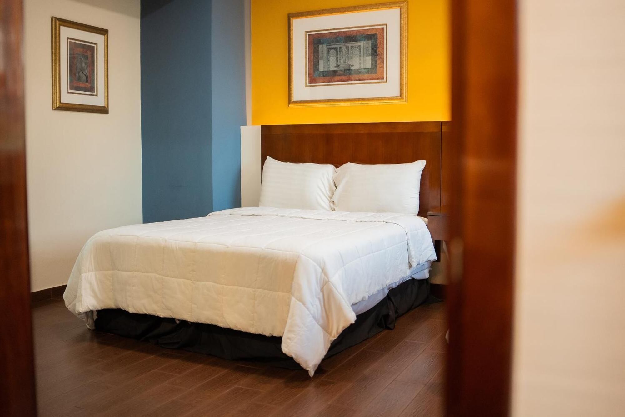 Habitación individual, 1 cama de matrimonio grande, no fumadores | Espacio para trabajar con un portátil y tabla de planchar con plancha