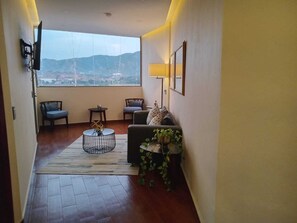 Deluxe Quadruple Room, Multiple Beds, Non Smoking, City View | Interior - Hotel Uttsa Inn Tamazula (Tamazula de Gordiano)