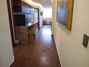 Single Room, 1 King Bed, Non Smoking, City View | Interior - Hotel Uttsa Inn Tamazula (Tamazula de Gordiano)