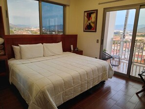 Laptop workspace, iron/ironing board, free WiFi - Hotel Uttsa Inn Tamazula (Tamazula de Gordiano)