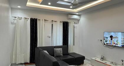 Lovely 2-bedroom apartment in kotu near the fire service with AC