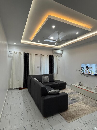 Lovely 2-bedroom apartment in kotu near the fire service with AC