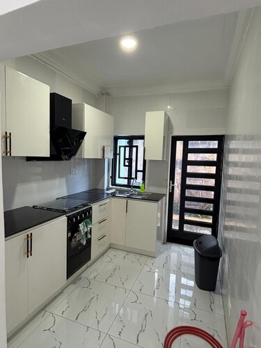 Lovely 2-bedroom apartment in kotu near the  fire service with AC