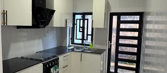 Lovely 2-bedroom apartment in kotu near the  fire service with AC