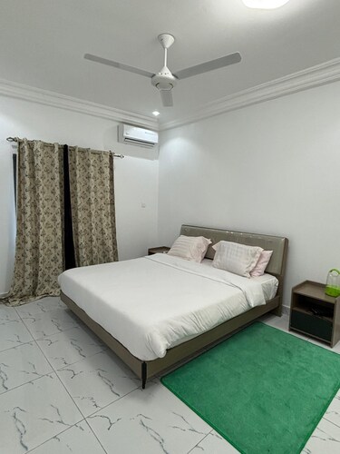 Lovely 2-bedroom apartment in kotu near the  fire service with AC