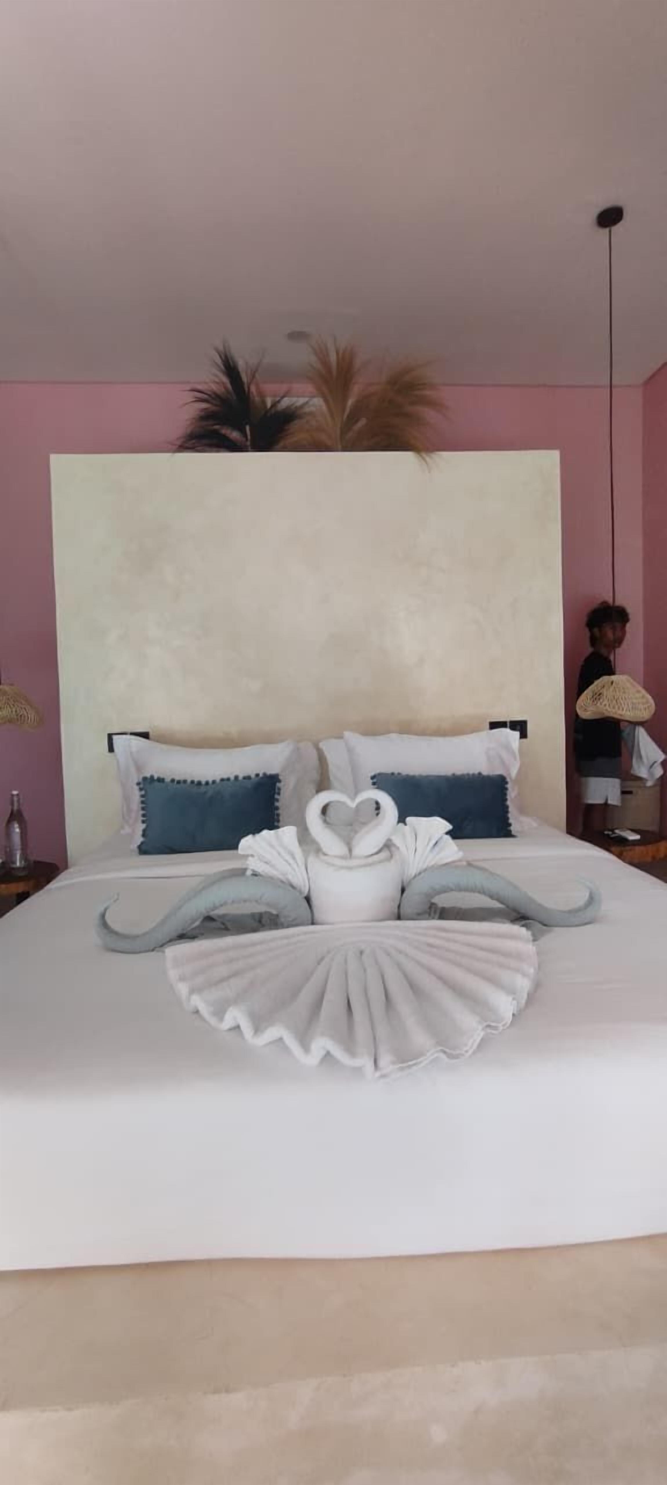 Suite Private Pool | Individually decorated, free WiFi, bed sheets