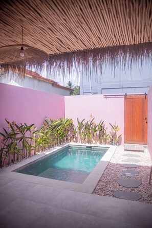 Indoor pool - Hyde Boutique Hotel (Kuta)