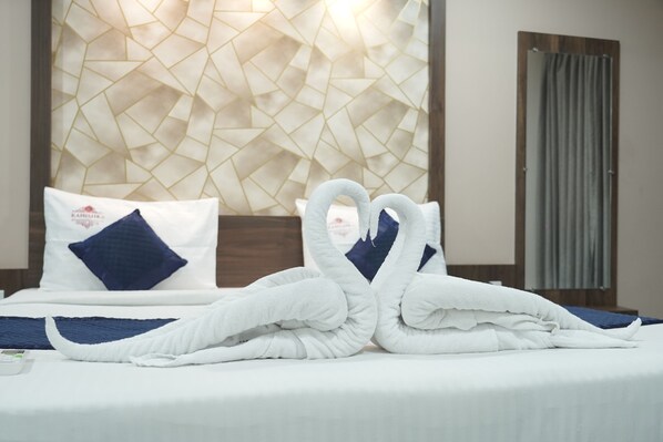 Superior Suite | Egyptian cotton sheets, premium bedding, free WiFi