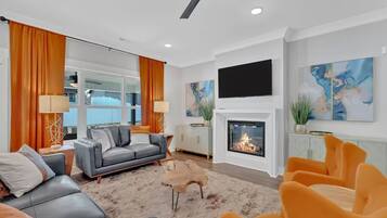 Télévision, cheminée