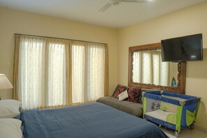 3 室のベッドルーム、アイロン / アイロン台、WiFi、ベッドシーツ