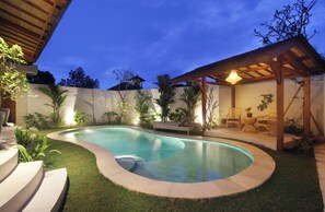 Kolam renang outdoor