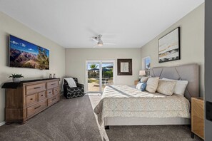 3 bedrooms, desk, iron/ironing board, free WiFi