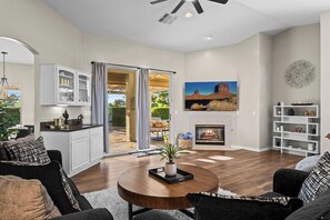 Smart-TV, peis og bordtennis