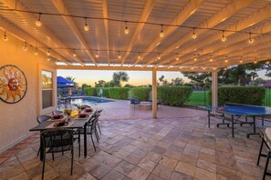 Outdoor dining