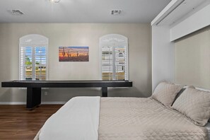 3 Schlafzimmer, Schreibtisch, Bügeleisen/Bügelbrett, kostenloses WLAN