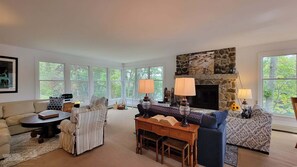 Smart TV - Spacious 5-Bedroom home in Boothbay with stunning waterfront views! (Boothbay)