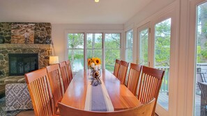 Dining - Spacious 5-Bedroom home in Boothbay with stunning waterfront views! (Boothbay)
