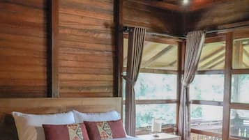 Classic Villa, Balcony, Valley View | Pillow-top beds, minibar, desk, laptop workspace