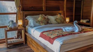 Classic Villa, Balcony, Valley View | Pillow-top beds, minibar, desk, laptop workspace