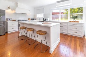 Kokeplater, kaffetrakter/tekoker og vannkoker