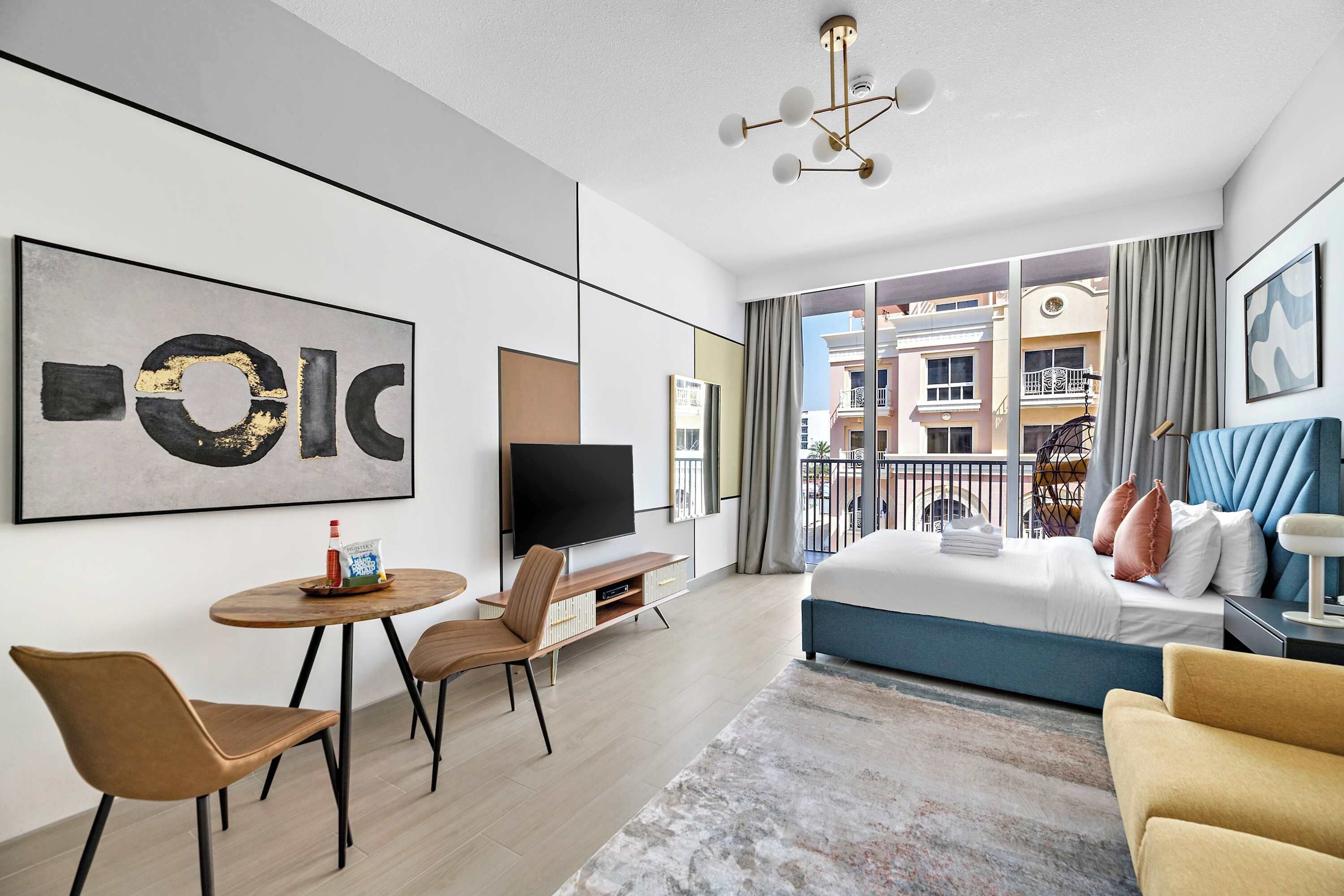 办公桌、熨斗/熨衣板、WiFi、床单