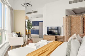 Desk, iron/ironing board, WiFi, bed sheets