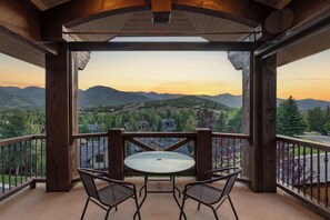 Property grounds - Luxury 4BR Retreat | Hot Tub, Views & Fireplace (Park City)