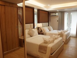 Premium Double Room | In-room safe, soundproofing, iron/ironing board, free WiFi