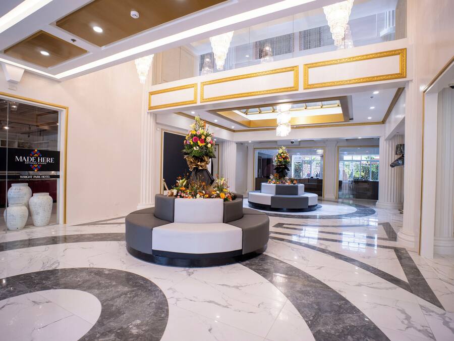 Área de estar no saguão