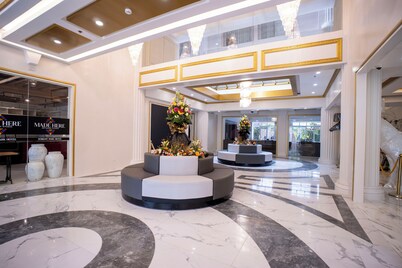 梅松城堡套房酒店  