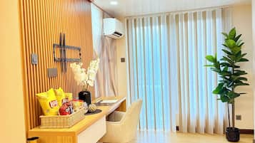 Premier Suite | Living area