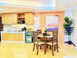 Executive Suite | Private kitchen