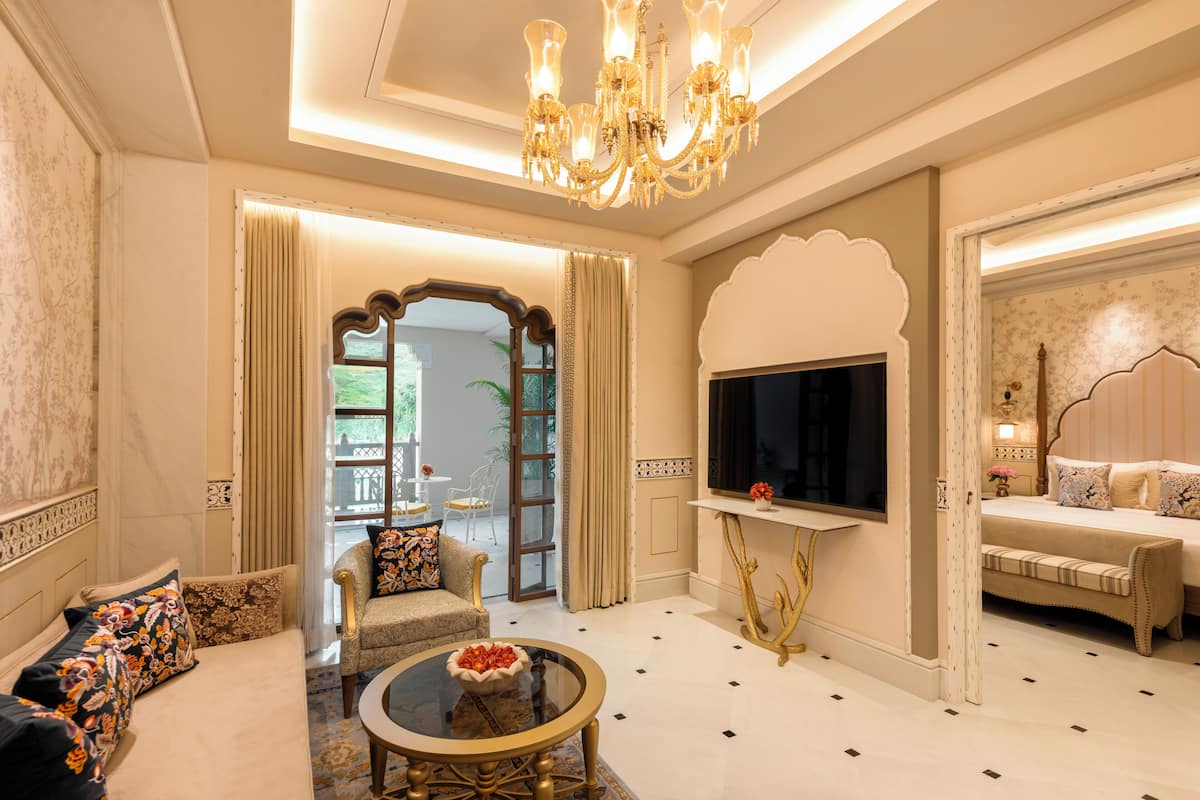 Grand Suite, 1 King Bed, Balcony (Luxury)