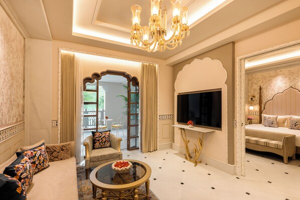 Grand Suite, 1 King Bed, Balcony (Luxury)