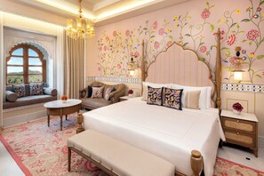 Deluxe Room, 1 King Bed