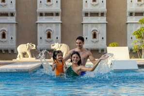 Outdoor pool - Taj Lalit Bagh, Udaipur (Māvli)