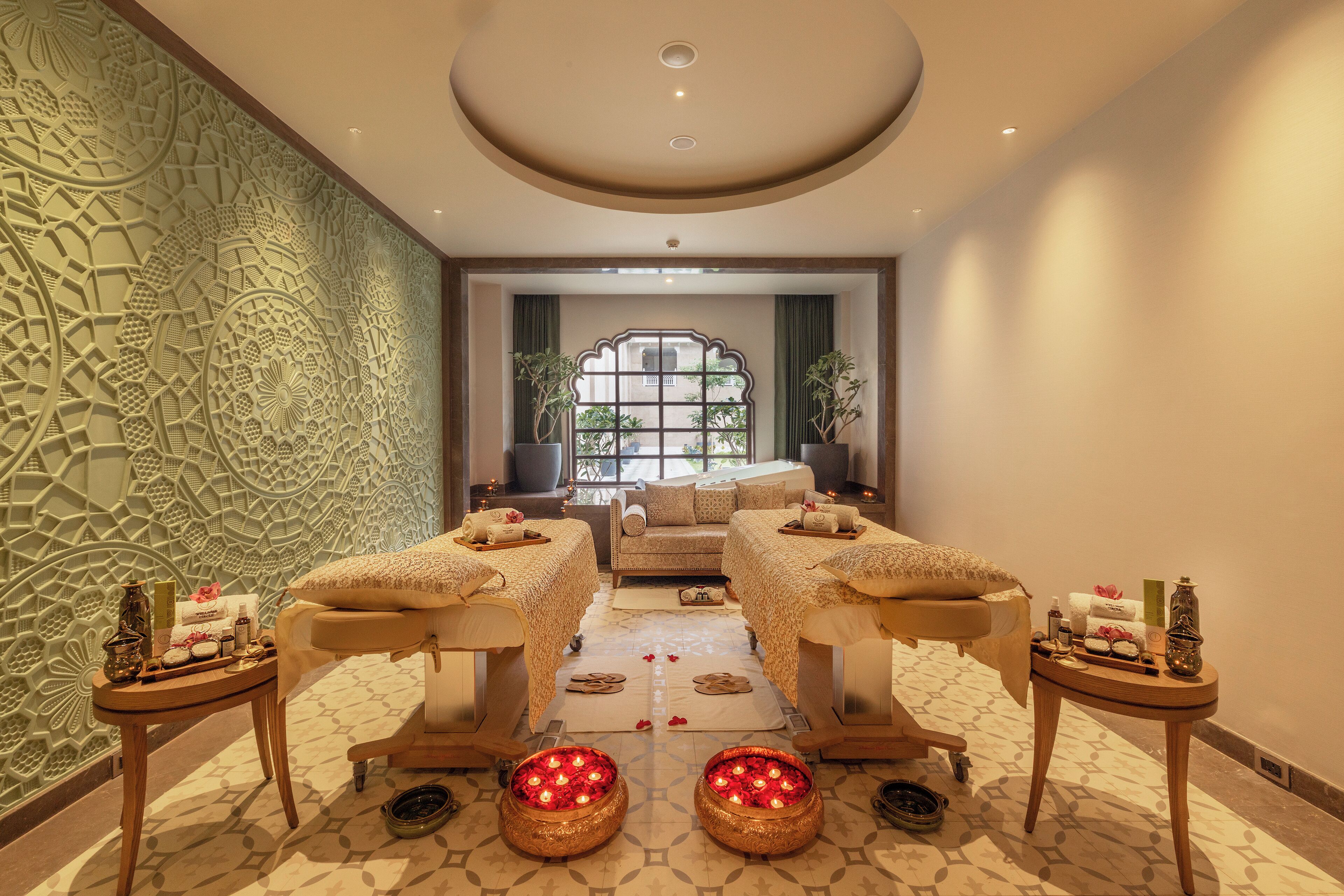 Couples treatment room(s), sauna, steam room, body treatments