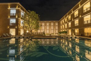 Outdoor pool - Taj Lalit Bagh, Udaipur (Māvli)