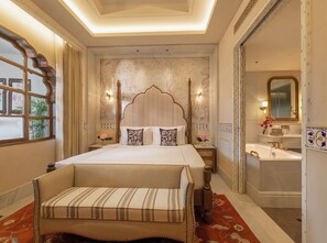 Suite Grand, 1 cama de matrimonio grande, balcón (Luxury) | Ropa de cama de alta calidad, minibar, caja fuerte