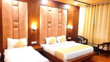 Blackout curtains, iron/ironing board, free WiFi