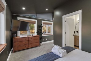 7 chambres, bureau, fer et planche à repasser, lit parapluie