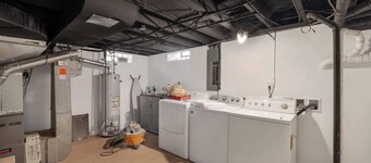 Renovated 7BR - Gym, Hot Tub, Sauna & Cold Plunge!